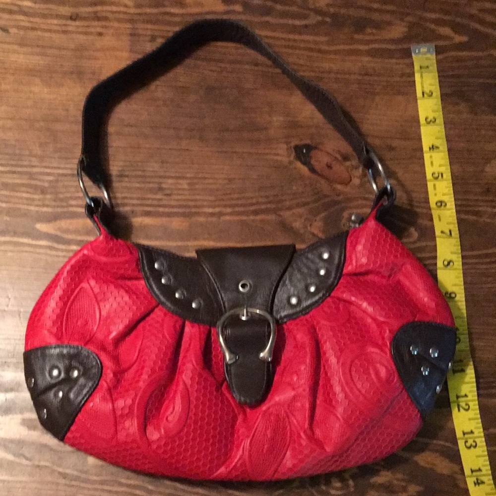 🔴 3/$15 Vic’s and Leon leather purse